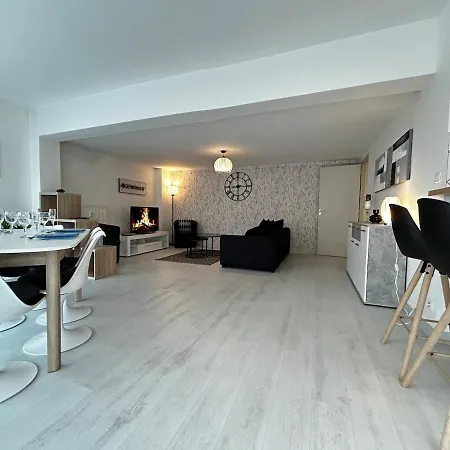 E Mercier Magnifique Grand T2 A Deux Pas Du Centre Επερνέ