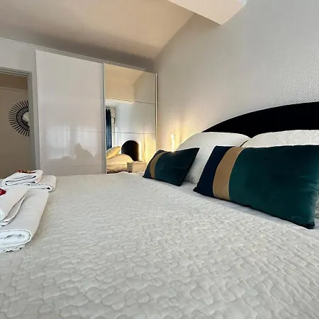 E Mercier Magnifique Grand T2 A Deux Pas Du Centre